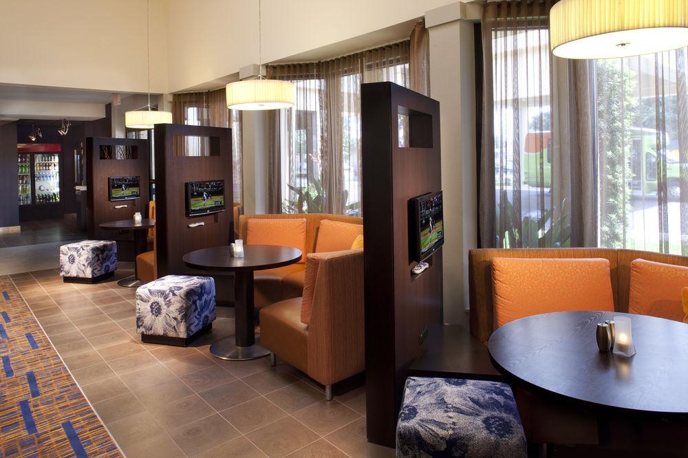Courtyard Tampa Westshore/Airport Экстерьер фото