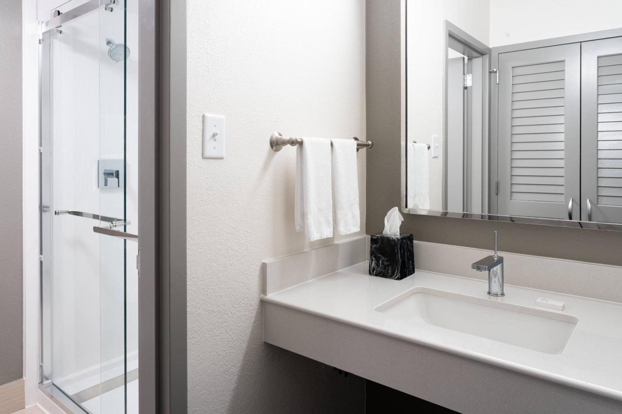 Courtyard Tampa Westshore/Airport Экстерьер фото