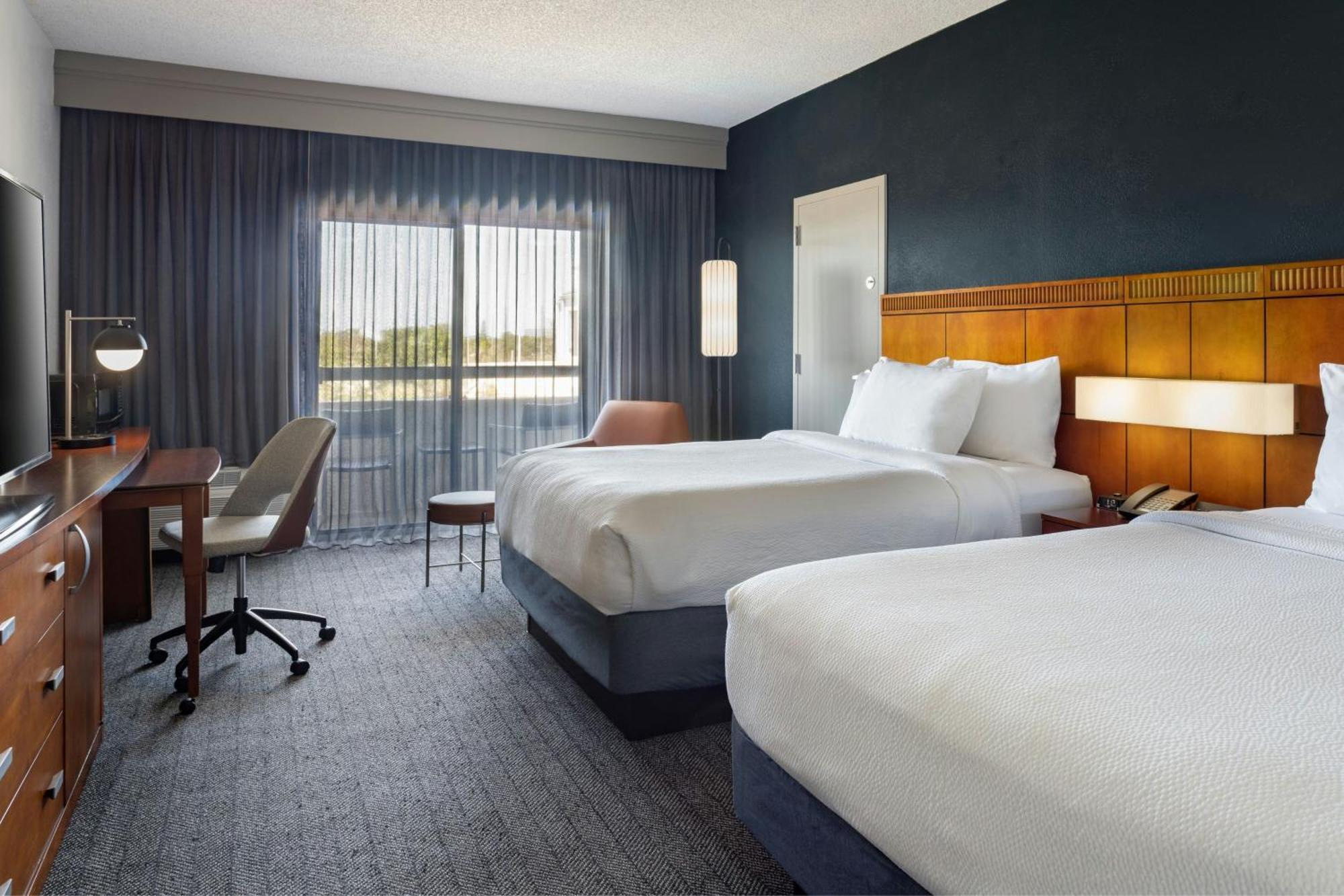 Courtyard Tampa Westshore/Airport Экстерьер фото