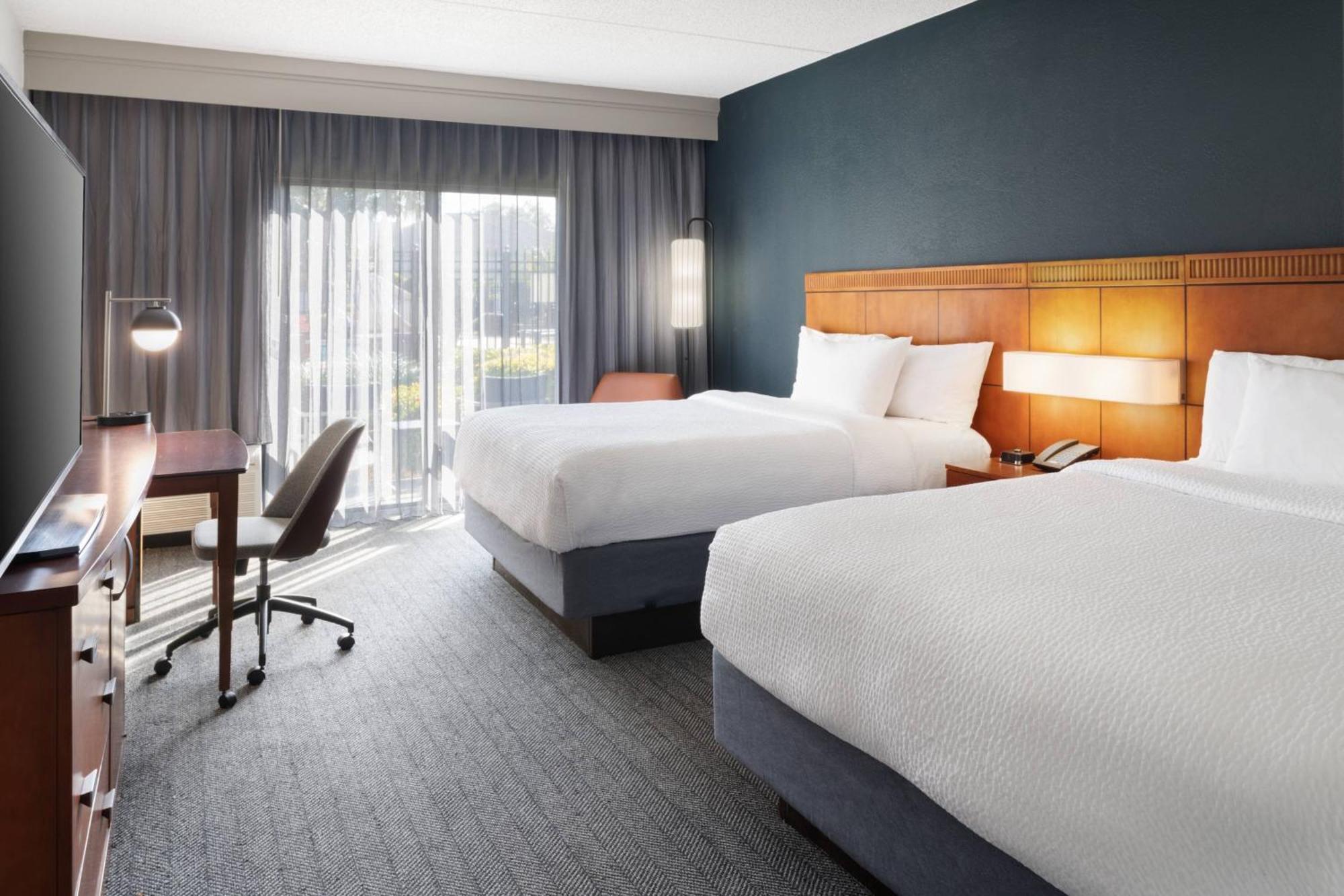 Courtyard Tampa Westshore/Airport Экстерьер фото