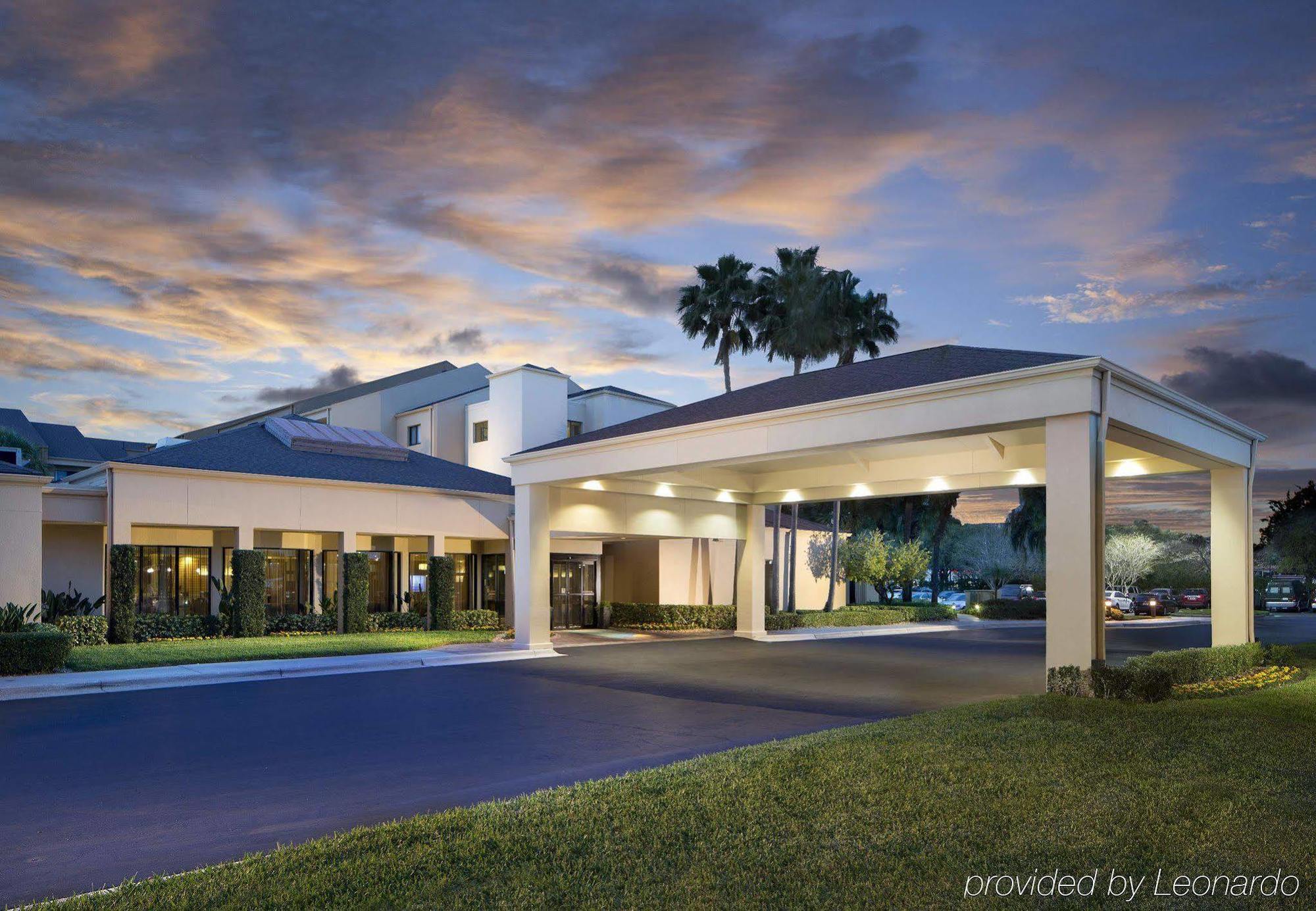 Courtyard Tampa Westshore/Airport Экстерьер фото